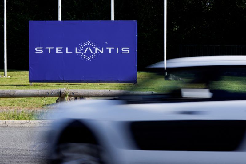 Stellantis sets up task force to monitor sanctions, staff in Ukraine crisis - CEO