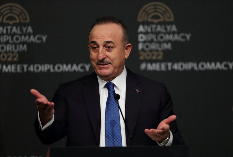 Turkish, Armenian foreign ministers meet amid efforts to mend ties