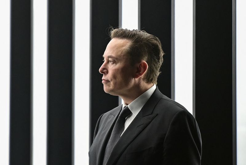 U.S. SEC says Tesla's Musk should abide by agreement over tweets