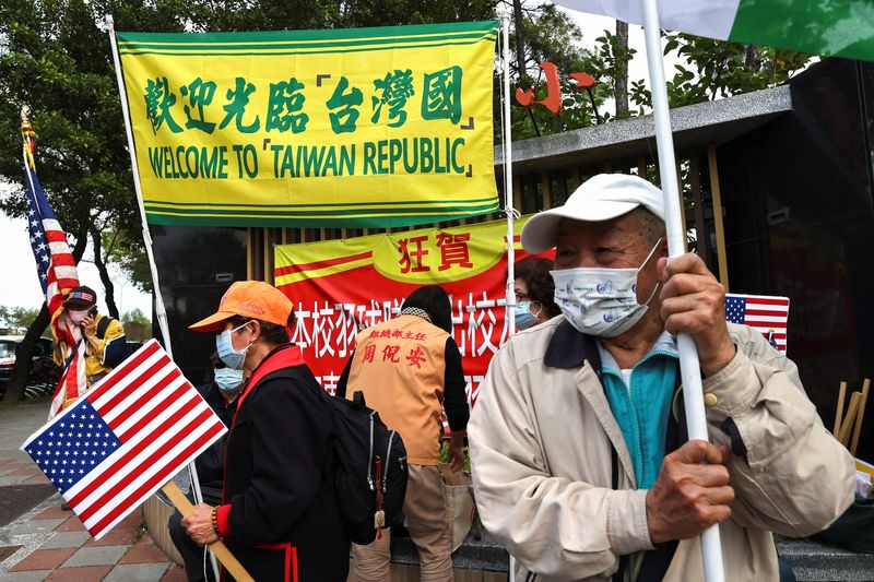 U.S. delegation arrives in Taiwan as China denounces visit