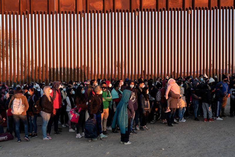 U.S. preps for possible spike in border crossings, as officials mull lifting COVID curbs