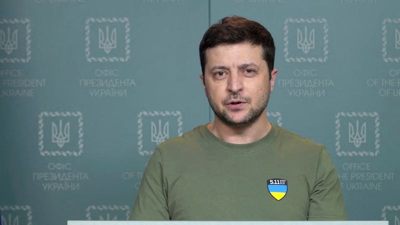 Ukraine's president asks for military aircraft and boycott of Russian oil