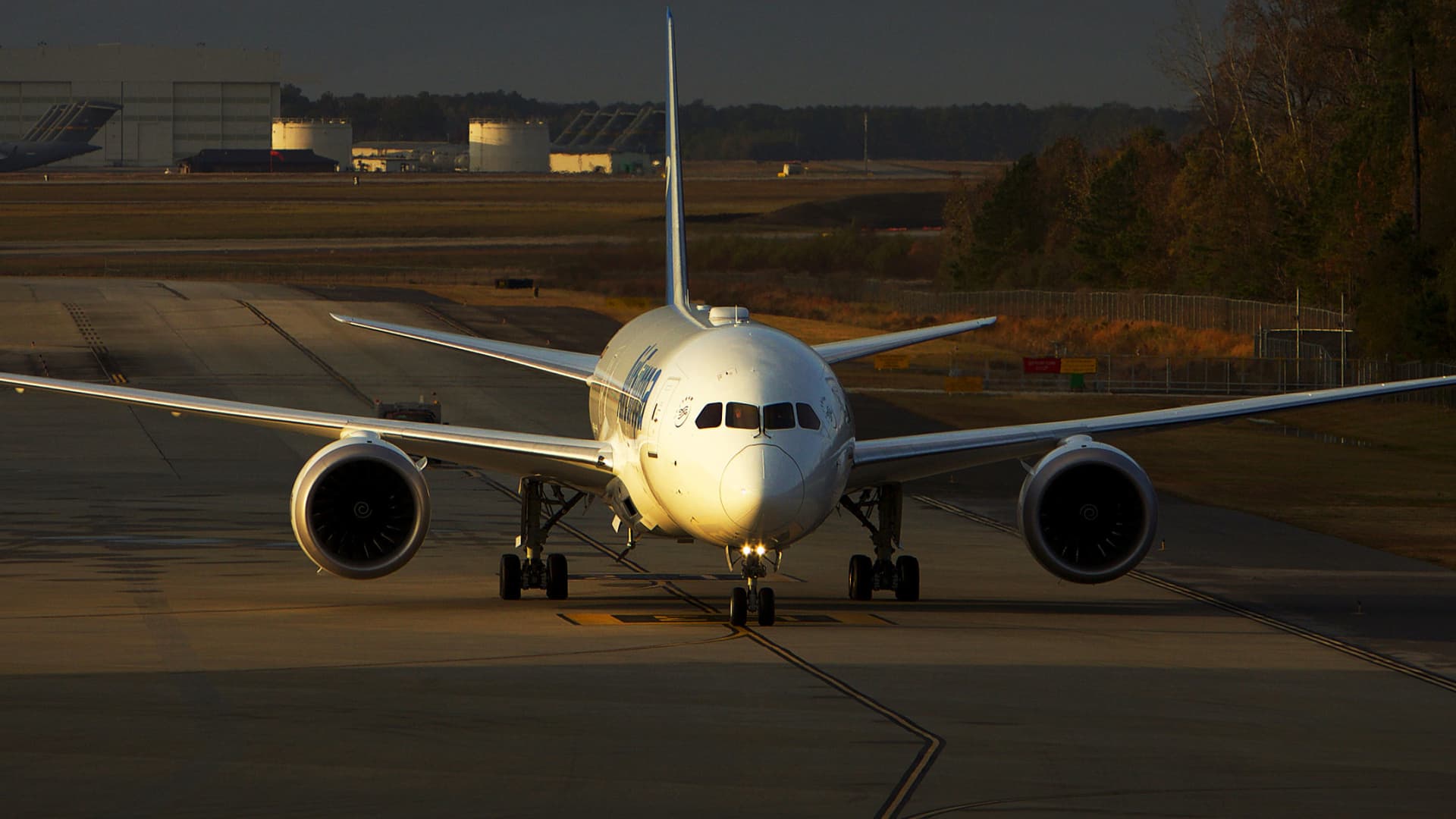 Boeing misses estimates as it grapples with delays on commercial, defense programs
