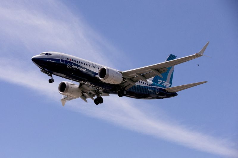 Air Lease confirms order for 32 Boeing 737 MAX jets