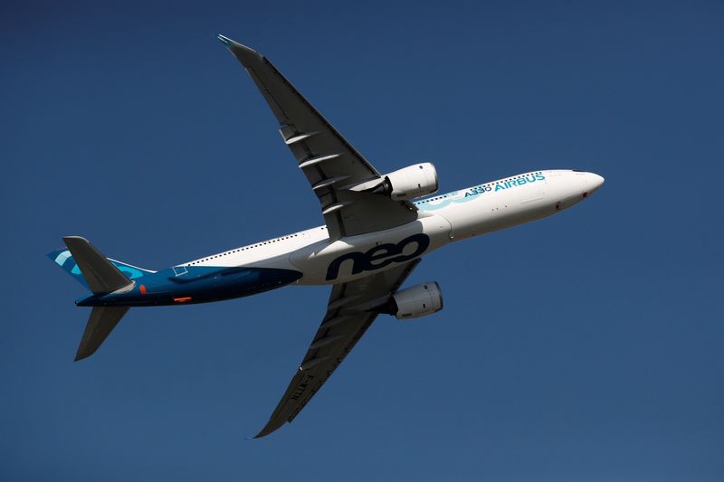 Airbus cuts A330 orders, reveals Russia delivery U-turn
