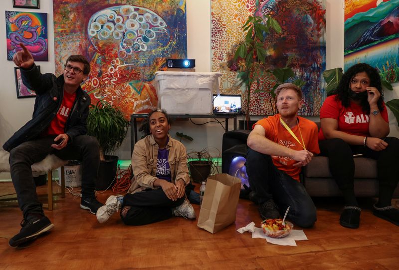 Amazon's NY union vote count continues, labor leads