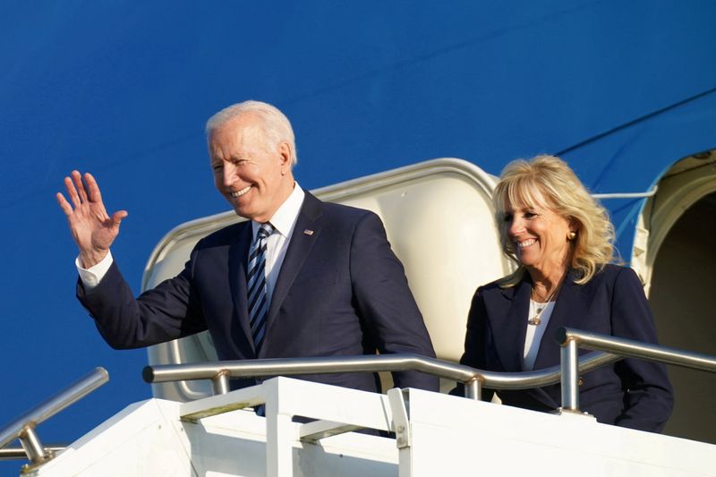 Bidens report $610,702 in income in 2021 U.S. tax filing