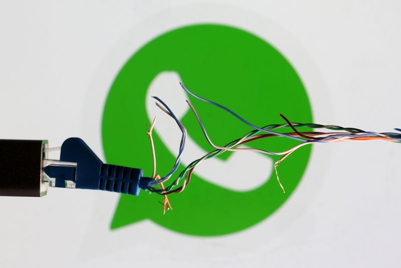 Brazil, Mexico WhatsApp users report problems with service - Downdetector