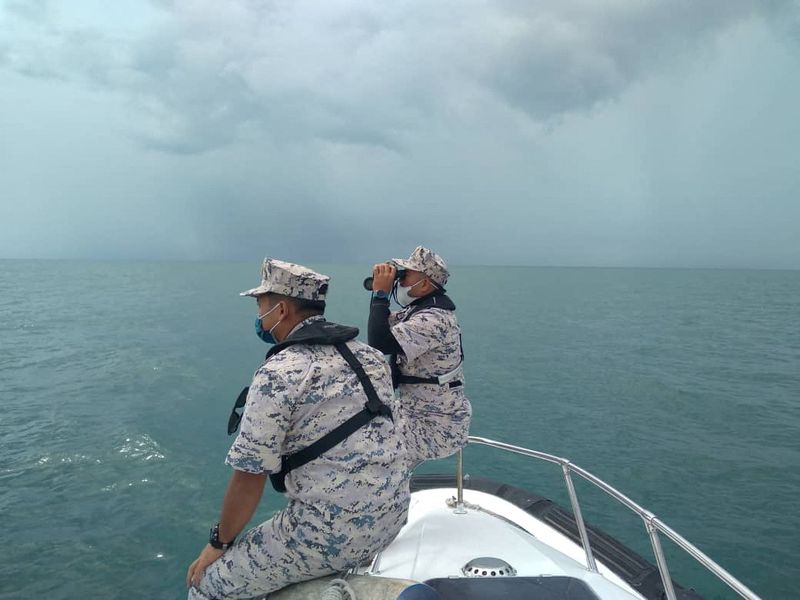British, French divers rescued in Malaysia after more than two days at sea