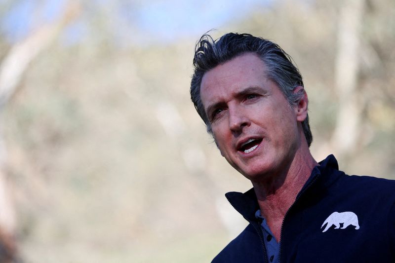 California governor says will seek out federal nuclear plant rescue funds