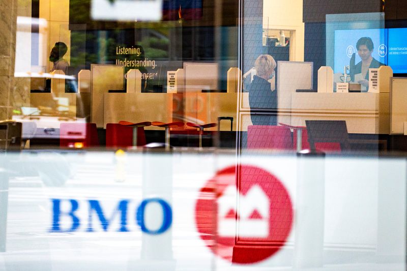 Canadian banks go on hiring spree, defying tight labour market, inflation
