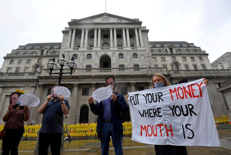 Climate scientists' message to the financial world: dig deeper