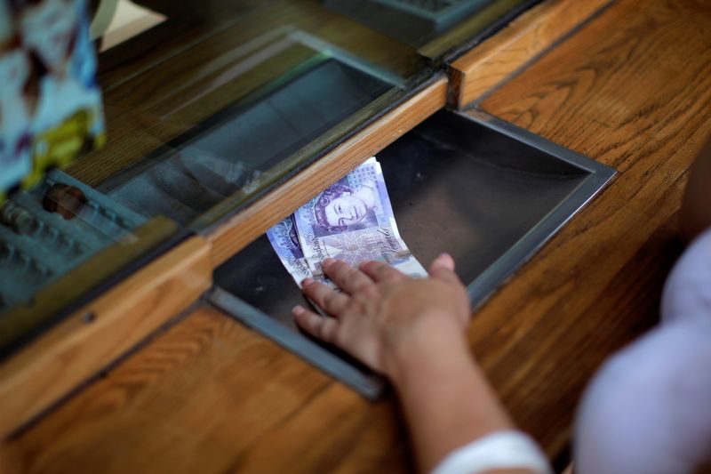 Column-Funds shun sterling as UK data dam bursts: McGeever