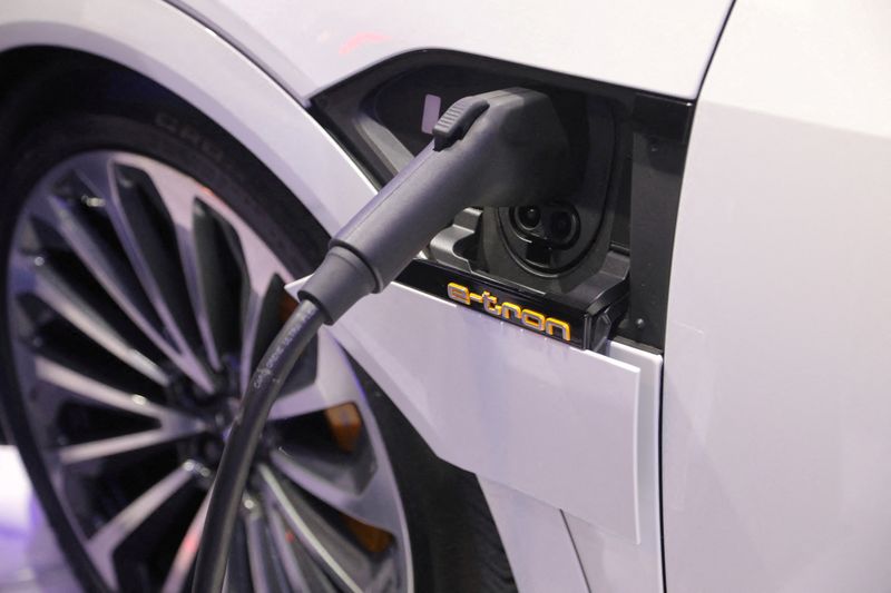 European carmakers should wean off fossil fuels by 2040, Audi chief says