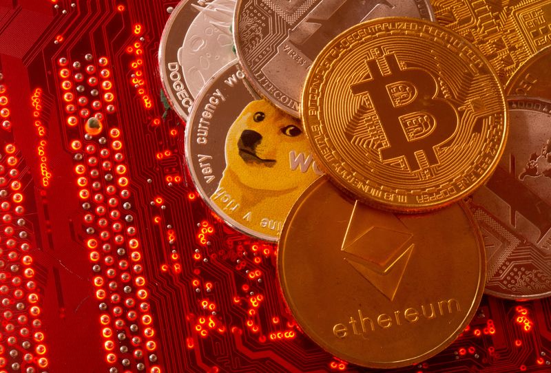 Factbox-How U.S. banks are dipping their toes in the crypto water