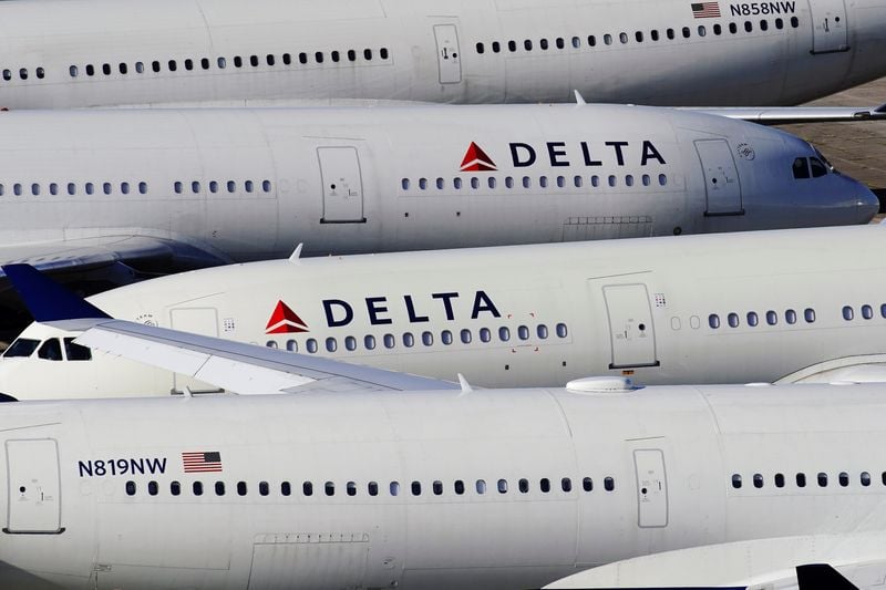 Factbox-U.S. airlines drop mask requirements for passengers, employees