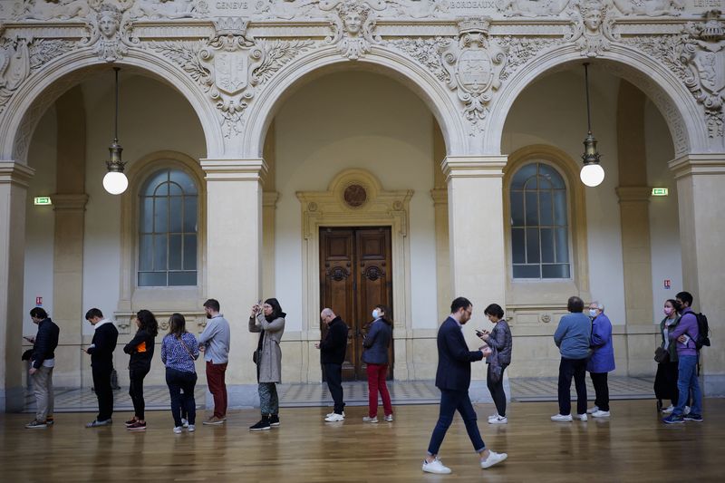 French election turnout at 26.41% at 1200 CET, down on 2017