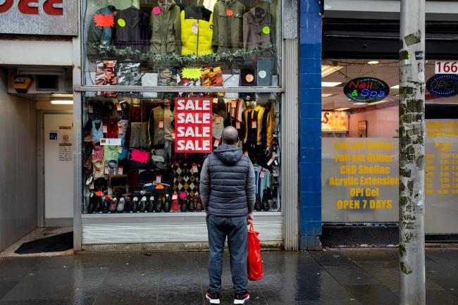 Goldman Economist Sees Inflation Hitting U.K. Harder Than Europe