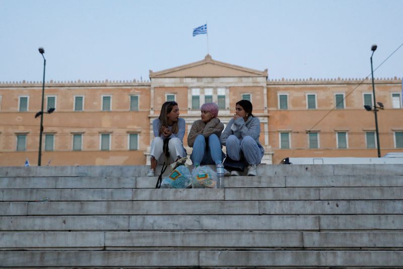 Greece to raise minimum wage from May 1 to boost low incomes- PM