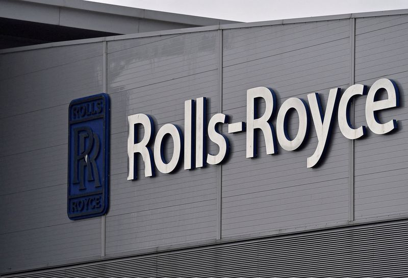 J.P.Morgan slaps 'sell' rating on Rolls-Royce, shares drop