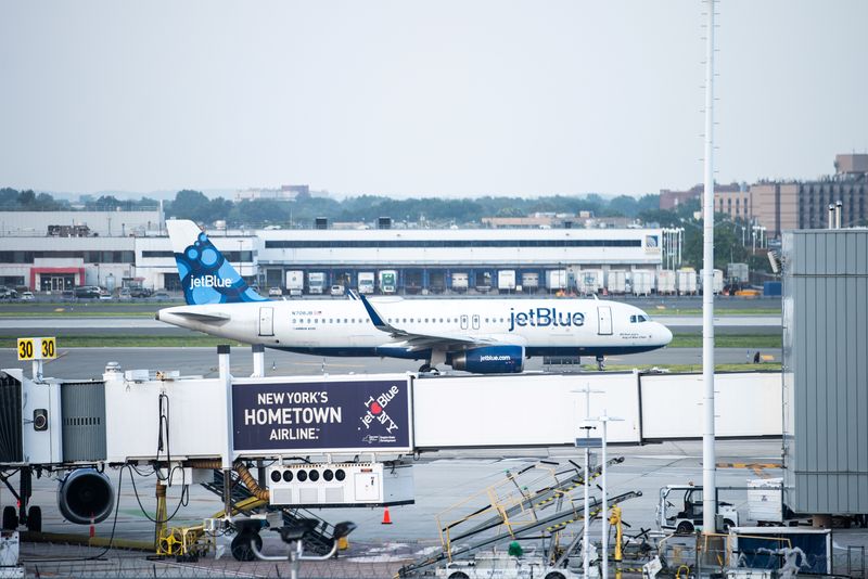 JetBlue's Spirit bid takes Wall Street by surprise, analysts question deal merits