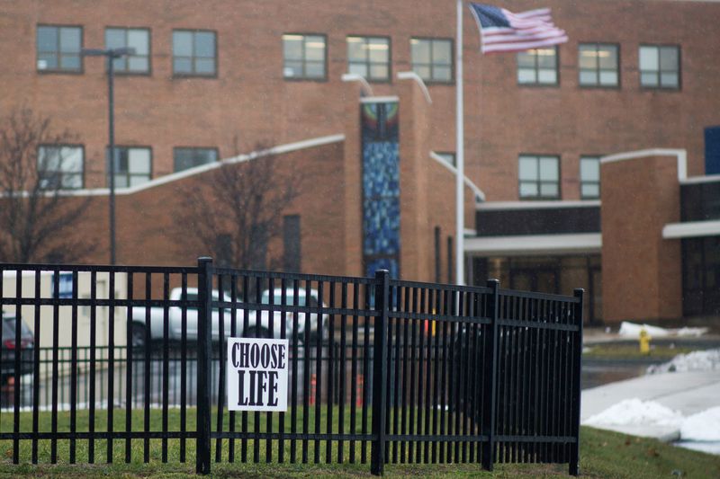 Kentucky lawmakers block abortion access with new law, effective immediately