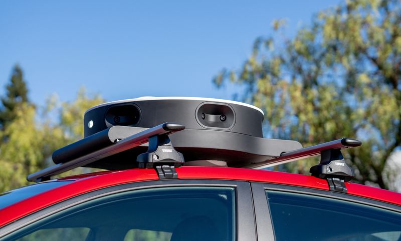 Like Tesla, Toyota develops self-driving tech with low-cost cameras