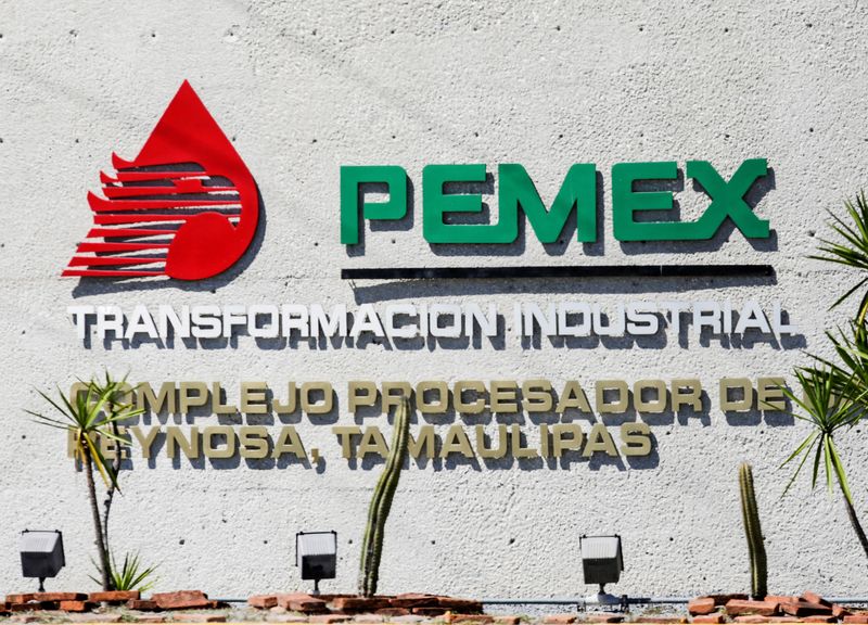 Mexico's Pemex battles fire at Salina Cruz refinery