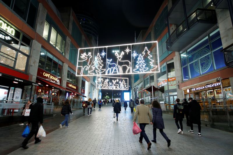 More Britons go out shopping and dining ahead of Easter - ONS