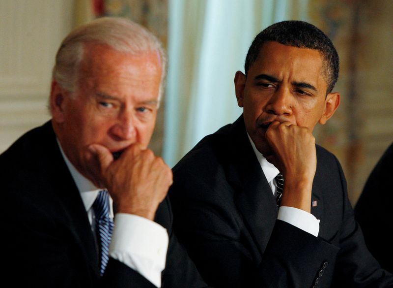Obama returns to White House to tout healthcare law with Biden