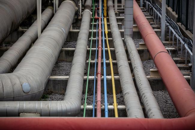 Oil Falls as Dollar Surge Offsets Plan for New Russia Sanctions
