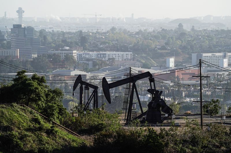 Oil prices rise on tight supply outlook as Russia spurns peace talks