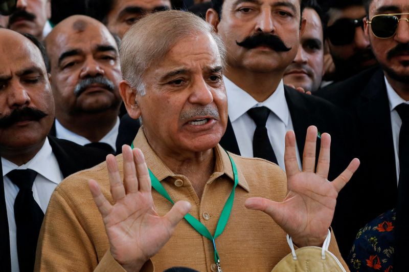 Pakistan parliament elects Sharif PM as Khan MPs quit en masse