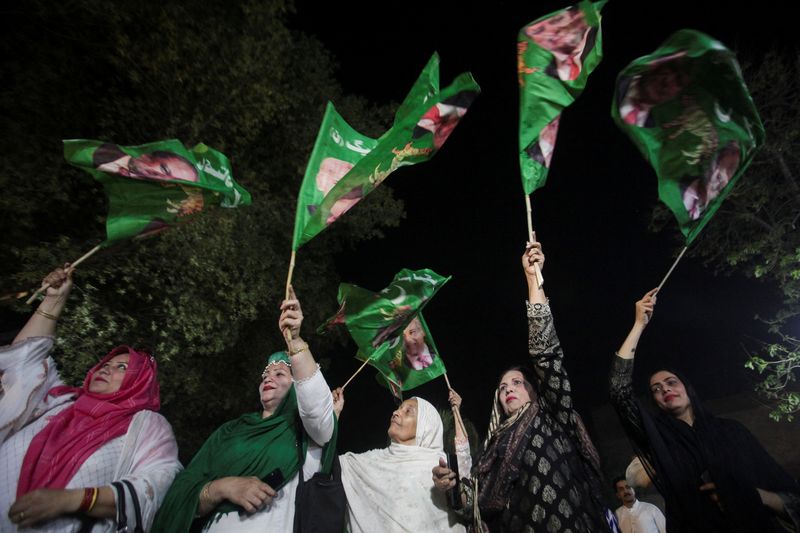 Pakistan's new government facing severe economic challenges, aide says