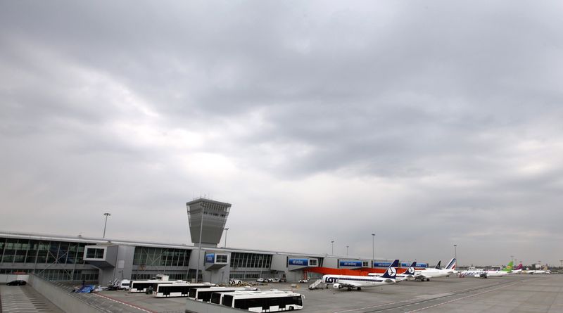 Polish flights could be 'significantly cut' due to pay dispute, says safety body