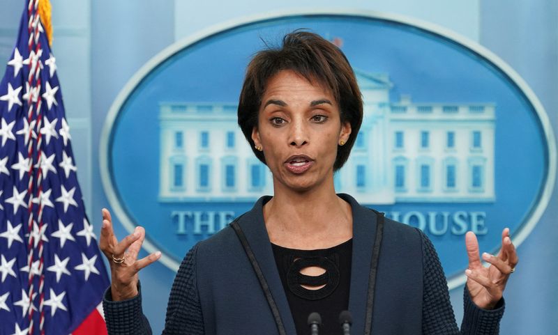 Reducing inequality, hiking minimum wage could boost U.S. economy -White House