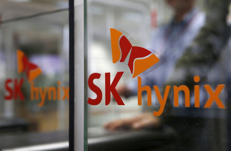 SK Hynix sees solid demand for server chips offsetting weaker mobile, PC demand