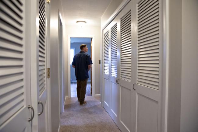 Sales of U.S. Previously Owned Homes Fall to Lowest Since 2020