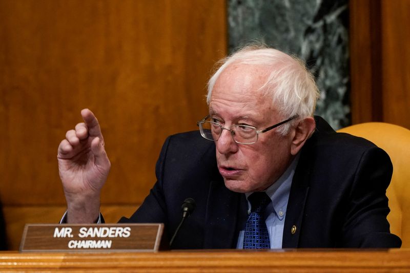Sanders seeks to cut $10 billion funding proposal for new NASA lunar lander