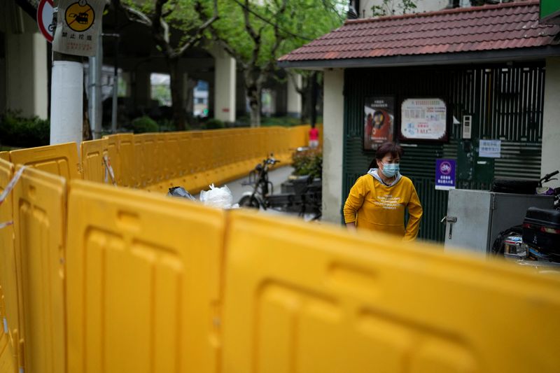 Shanghai cases hit peak as Xi reiterates urgency of COVID curbs