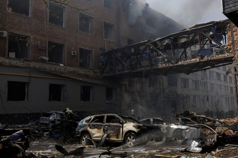 Shelling kills five, injures 13 in Kharkiv city centre - report