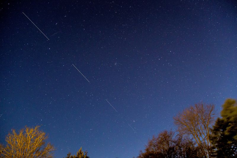 SpaceX's Starlink inks first in-flight WiFi deal