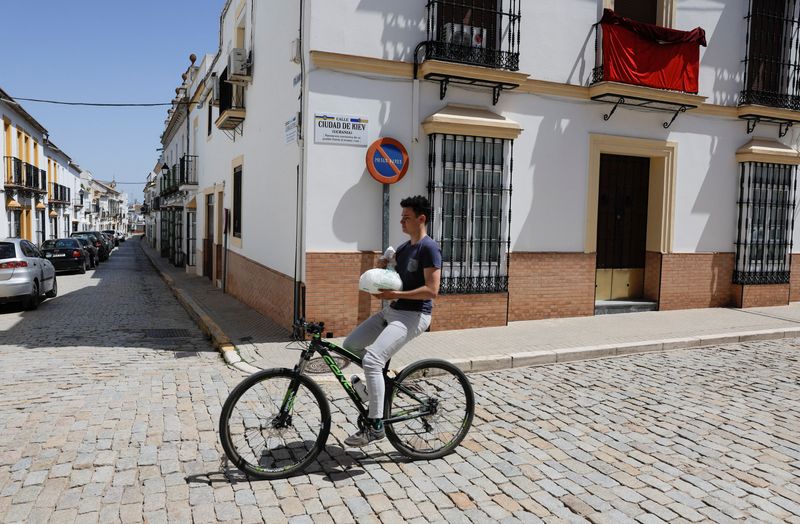 Spanish village changes its name to Ukraine in show of solidarity