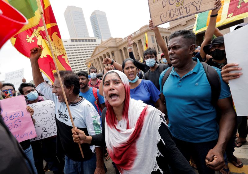 Sri Lanka PM offers protesters talks as opposition eyes no-confidence vote
