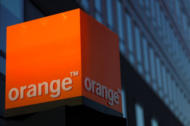 Telecoms group Orange's Q1 core profits up 1%, confirms full-year targets