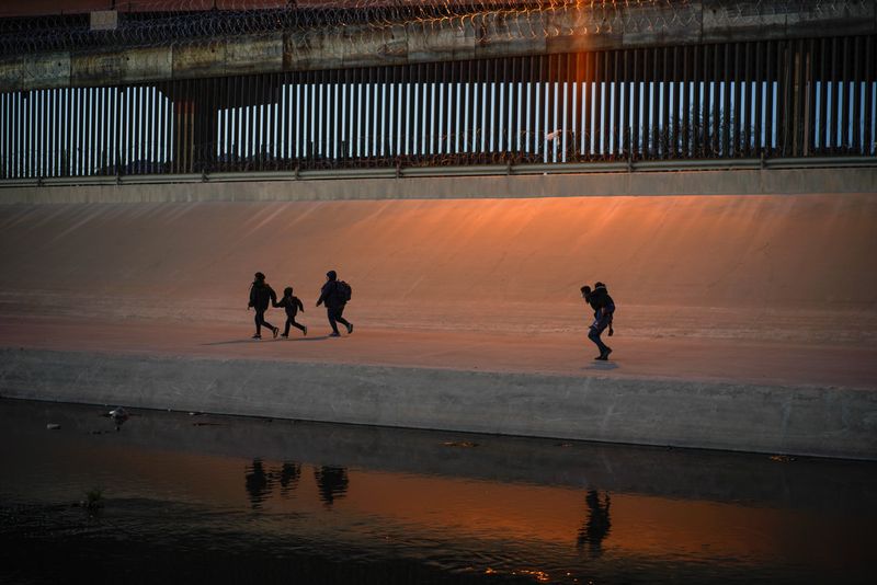 Texas, Chihuahua governors agree on deal to return border truck traffic to normal
