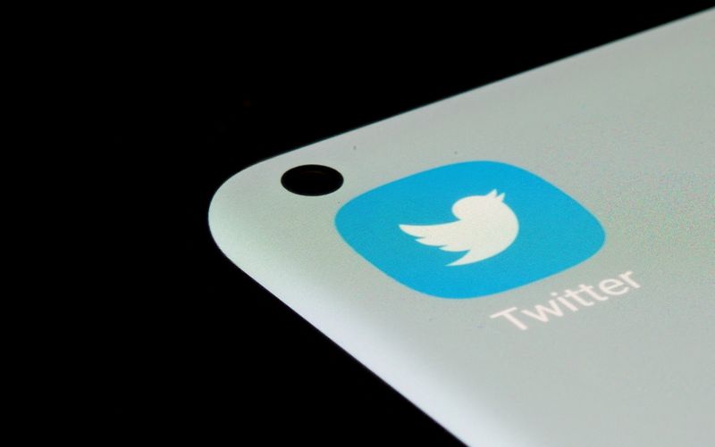 Twitter adds more users than Wall Street expectations