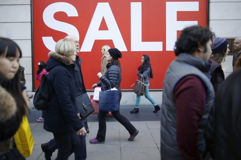 U.K. Retail Sales Fall Again as Consumer Confidence Hits 13-Year Low