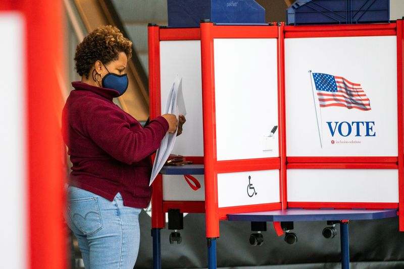 U.S. House Democrats introduce bill requiring time off for voting