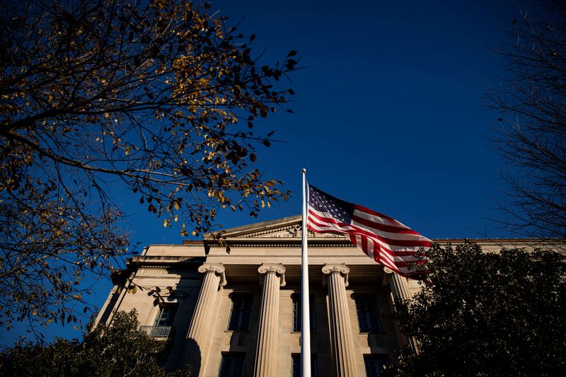 U.S. Secret Service places agents on leave over gifts from phony cops